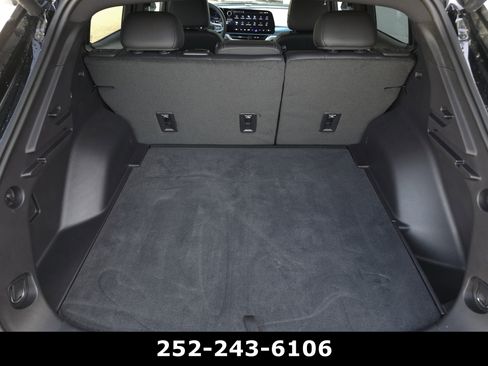 Used 2025 Chevrolet Equinox EV LT FWD image 36