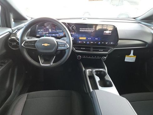 New 2026 Chevrolet Equinox EV LT w/ Comfort Package AWD/4WD image 24