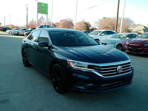 Used 2022 Volkswagen Passat 2.0T SE image 4