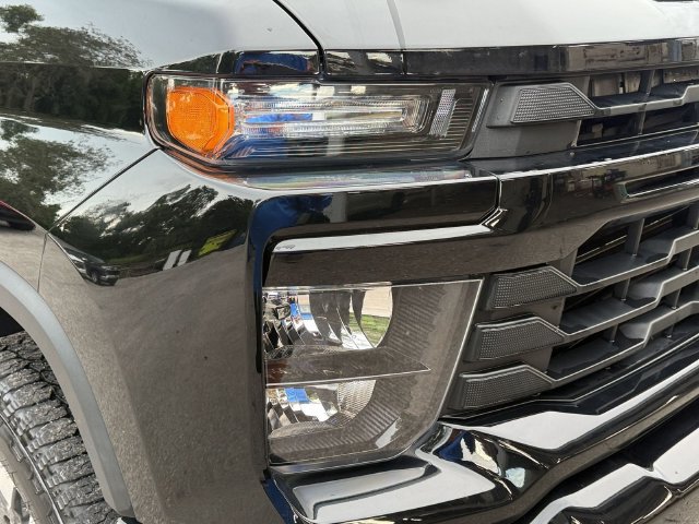 Used 2024 Chevrolet Silverado 2500 Custom w/ Custom Value Package AWD/4WD image 9