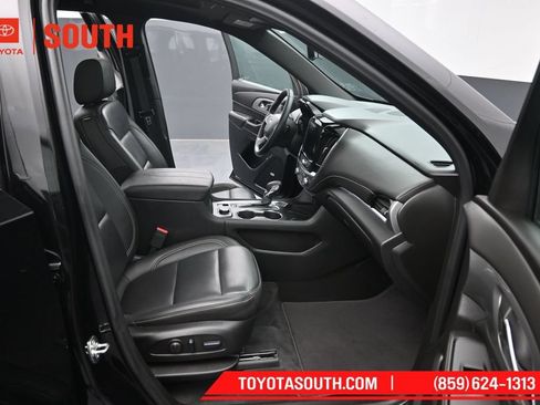 Used 2023 Chevrolet Traverse LT w/ LT Premium Package AWD/4WD image 34