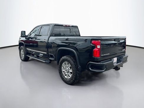Used 2024 Chevrolet Silverado 2500 High Country w/ High Country Premium Package AWD/4WD image 5