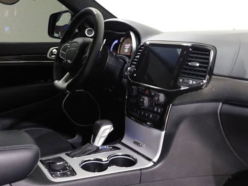 Used 2021 Jeep Grand Cherokee SRT image 94