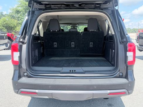 Used 2024 Ford Expedition Max XLT RWD image 9