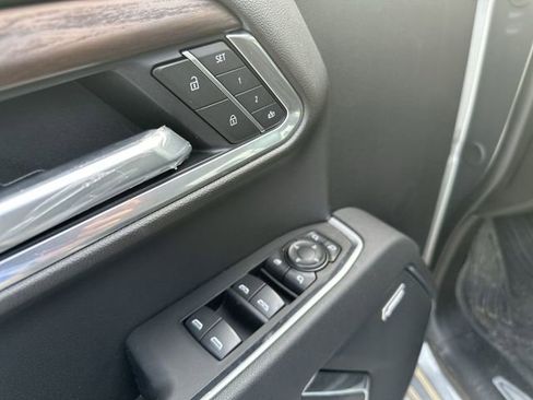 New 2026 GMC Sierra 1500 SLT w/ SLT Premium Plus Package image 17