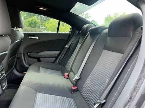 Used 2022 Dodge Charger R/T w/ Driver Convenience Group RWD image 17