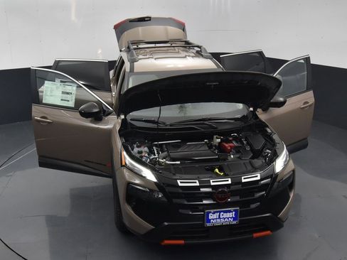 Certified 2025 Nissan Rogue SV image 41