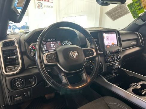 Used 2022 RAM 1500 Big Horn w/ Night Edition AWD/4WD image 12