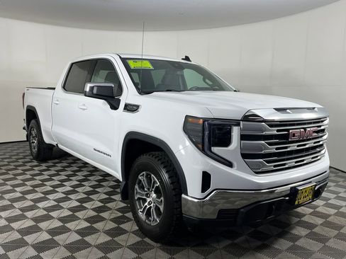Used 2024 GMC Sierra 1500 SLE w/ X31 Off-Road Package image 3