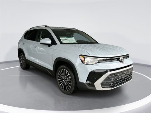 New 2026 Volkswagen Taos SE image 45