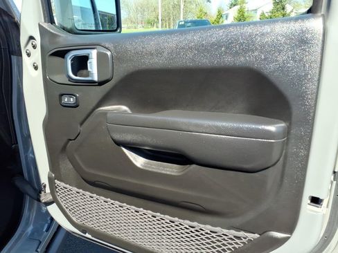 Used 2023 Jeep Wrangler Unlimited Sport AWD/4WD image 18