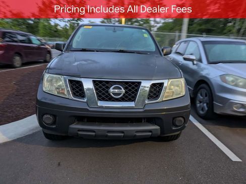 Used 2015 Nissan Frontier SV AWD/4WD image 2