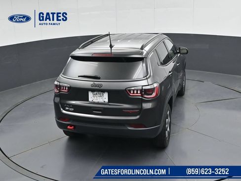 Used 2022 Jeep Compass Trailhawk w/ Trailhawk Convenience Group AWD/4WD image 42