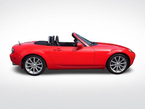 Used 2006 MAZDA MX-5 Miata Grand Touring w/ Premium Pkg RWD image 8