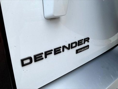 Used 2022 Land Rover Defender 110 SE image 23
