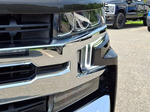 Used 2021 Chevrolet Silverado 1500 LT AWD/4WD image 9