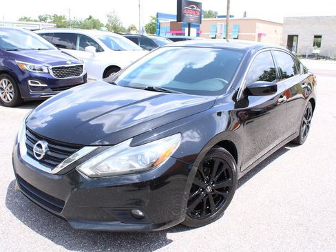 Used 2017 Nissan Altima 2.5 SR w/ Midnight Edition Package FWD image 1