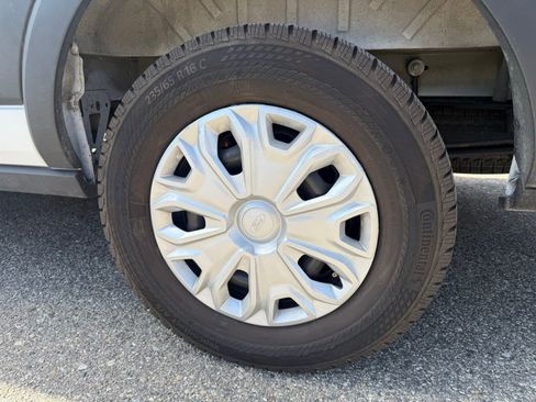 Used 2025 Ford Transit 350 XLT RWD image 7