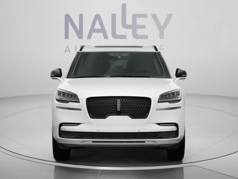 Used 2024 Lincoln Aviator AWD w/ Premium Package image 7