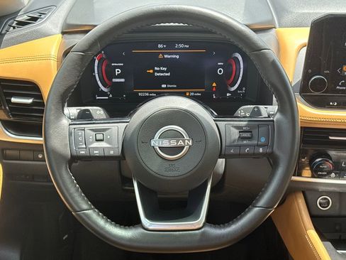 Used 2022 Nissan Rogue Platinum w/ Head-Up Display Package FWD image 24