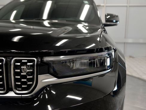 Used 2023 Jeep Grand Cherokee L Summit w/ Advanced Protech Group IV image 11