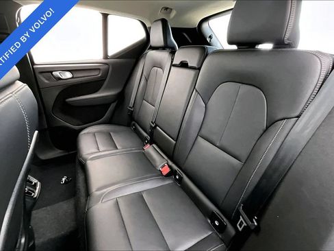 Used 2025 Volvo XC40 B5 Plus AWD/4WD image 27