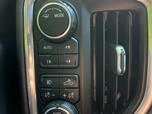 Used 2021 Chevrolet Silverado 1500 LT Trail Boss w/ Convenience Package II AWD/4WD image 20