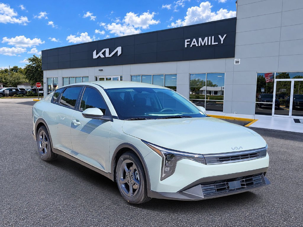 New 2026 Kia K4 FWD 360° Tour