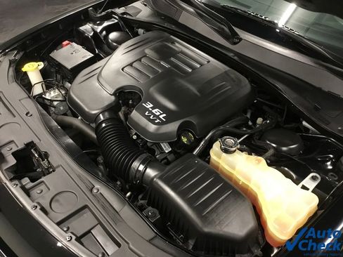 Used 2018 Chrysler 300 Touring w/ Sport Appearance Package image 42