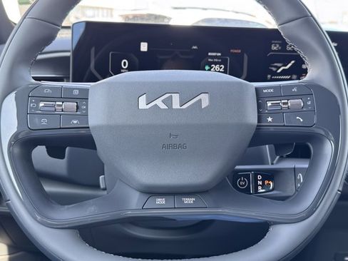 New 2026 Kia EV9 Land w/ Nightfall Edition Package image 10