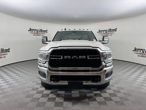 Used 2024 RAM 3500 SLT w/ Quick Order Package 2YG SLT AWD/4WD image 2