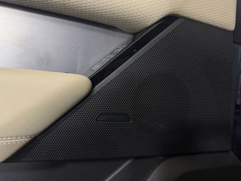 Certified 2023 Land Rover Range Rover Velar R-Dynamic S image 30