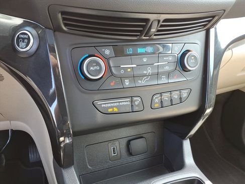 Used 2018 Ford Escape Titanium AWD/4WD image 17
