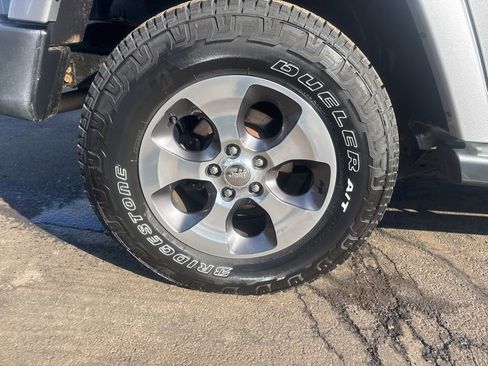 Used 2016 Jeep Wrangler Unlimited Sahara image 45