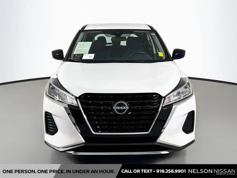 Certified 2025 Nissan Kicks Play S FWD image 2