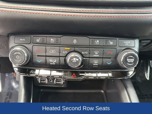 Used 2024 Dodge Durango GT RWD image 15