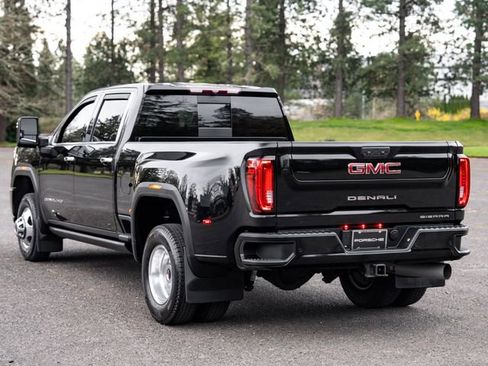 Used 2022 GMC Sierra 3500 Denali image 3
