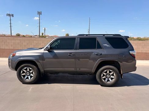 Used 2021 Toyota 4Runner TRD Off-Road Premium w/ Moonroof Package AWD/4WD image 5