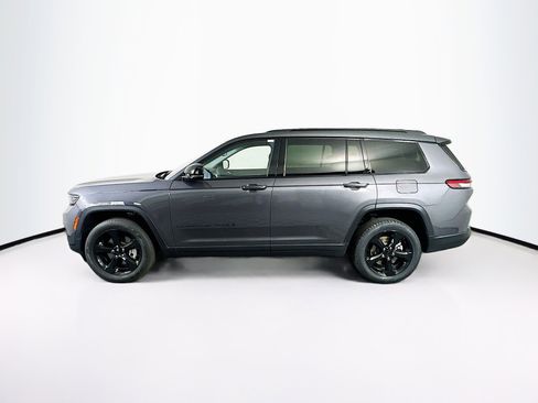 Used 2023 Jeep Grand Cherokee L Limited w/ Black Appearance Package image 4