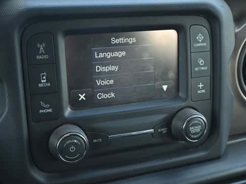 Used 2018 Jeep Wrangler Unlimited Sport image 31