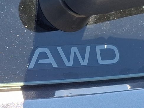 Used 2023 Honda HR-V LX image 31