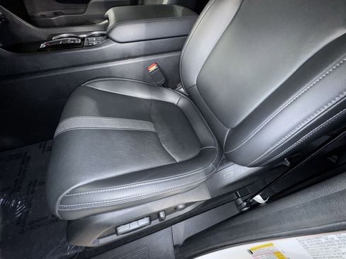 Used 2023 Honda Pilot Touring image 19