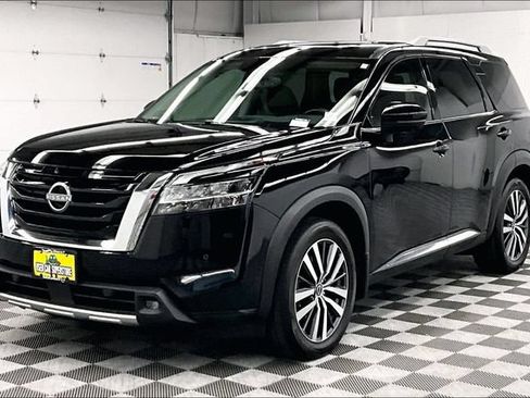 Used 2022 Nissan Pathfinder Platinum AWD/4WD image 12