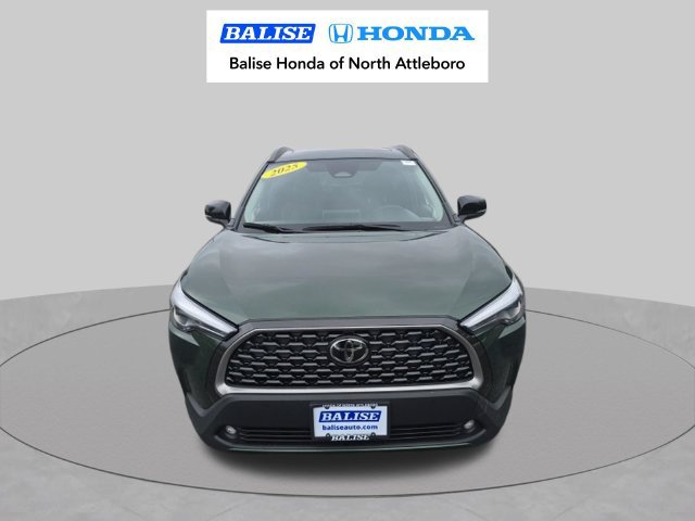 Used 2025 Toyota Corolla Cross XLE w/ Convenience Package AWD/4WD image 4