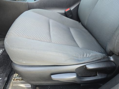 Used 2018 Toyota Highlander LE FWD image 29