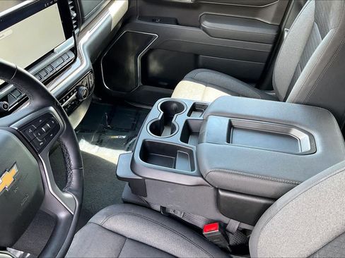 Used 2024 Chevrolet Silverado 1500 LT AWD/4WD image 17