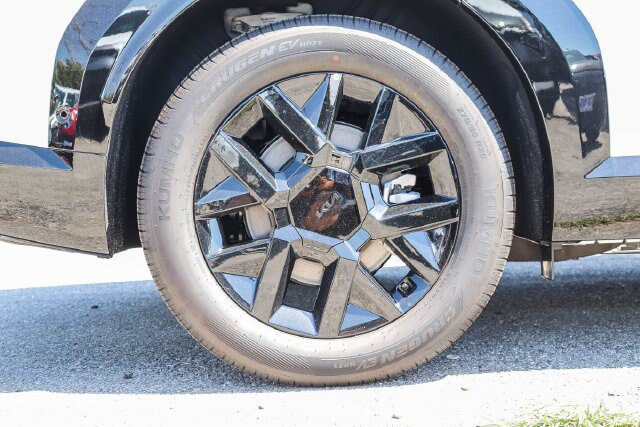 Used 2026 Kia EV9 Land w/ Nightfall Edition Package AWD/4WD image 18