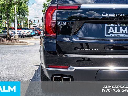 Used 2026 GMC Yukon Denali w/ Sun & Power Step Package AWD/4WD image 17