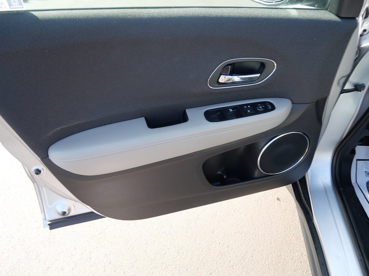 Used 2019 Honda HR-V EX image 16
