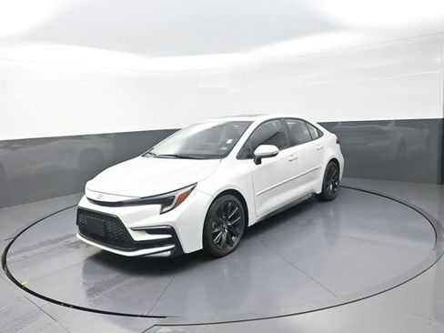 Used 2026 Toyota Corolla XSE FWD image 34